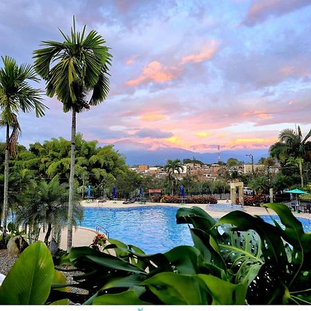 Apartamento Privado Vacacional A 5M Del Aeropuerto, 20 Minutos Del Parque Del Cafe Y Centro De Armenia Con 4 Piscinas, 3 Jacuzzi, Sauna By Molca Xperiences 3H ภายนอก รูปภาพ